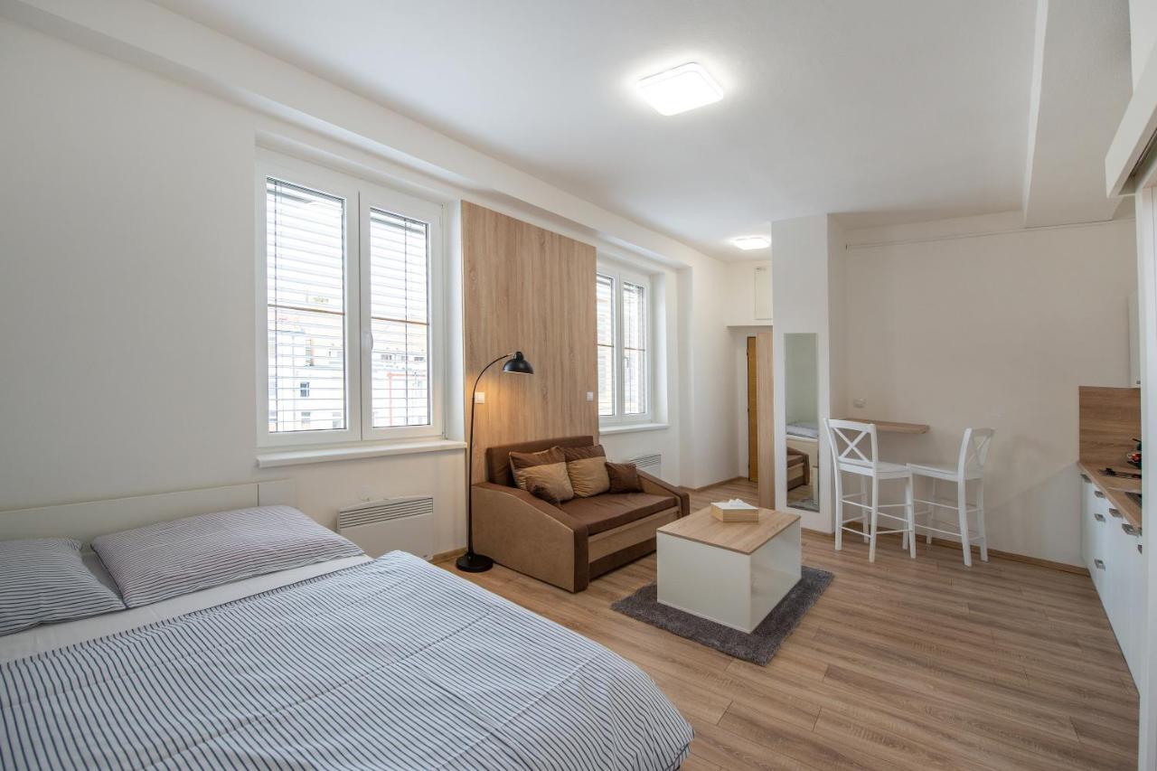 Soho Apartment Pisek  Bagian luar foto
