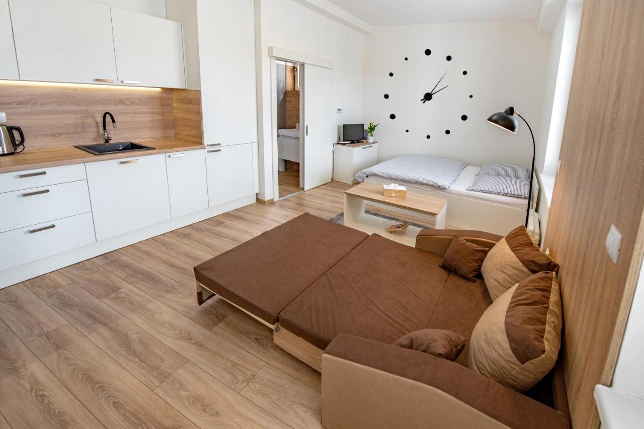 Soho Apartment Pisek  Bagian luar foto