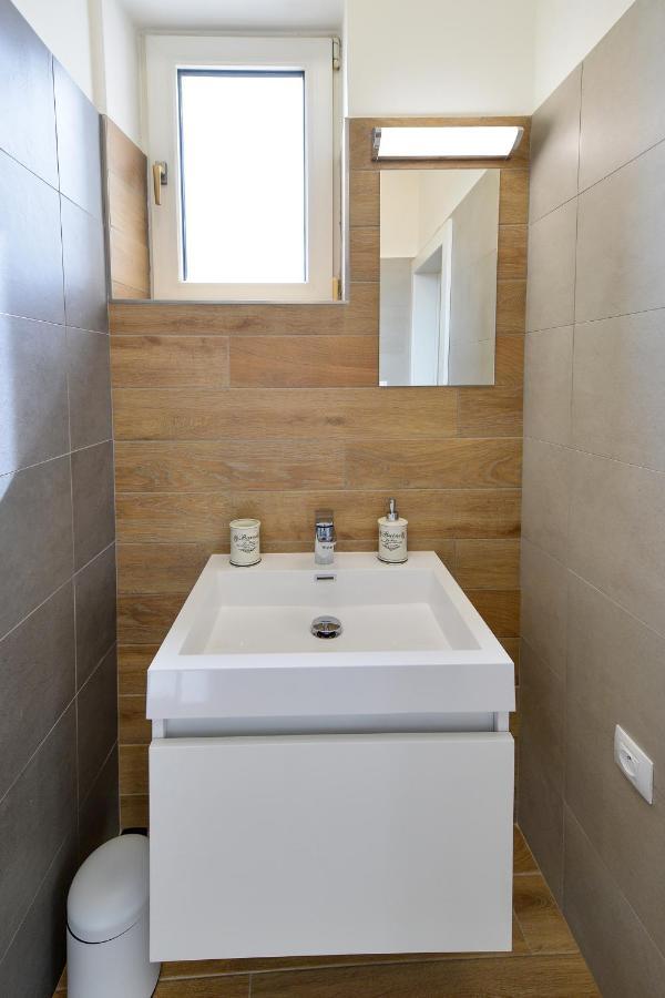 Soho Apartment Pisek  Bagian luar foto