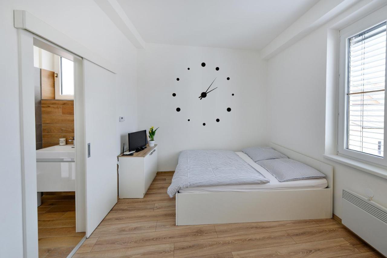 Soho Apartment Pisek  Bagian luar foto