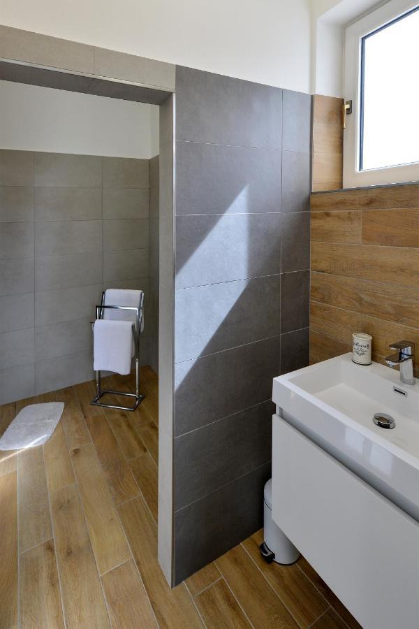 Soho Apartment Pisek  Bagian luar foto