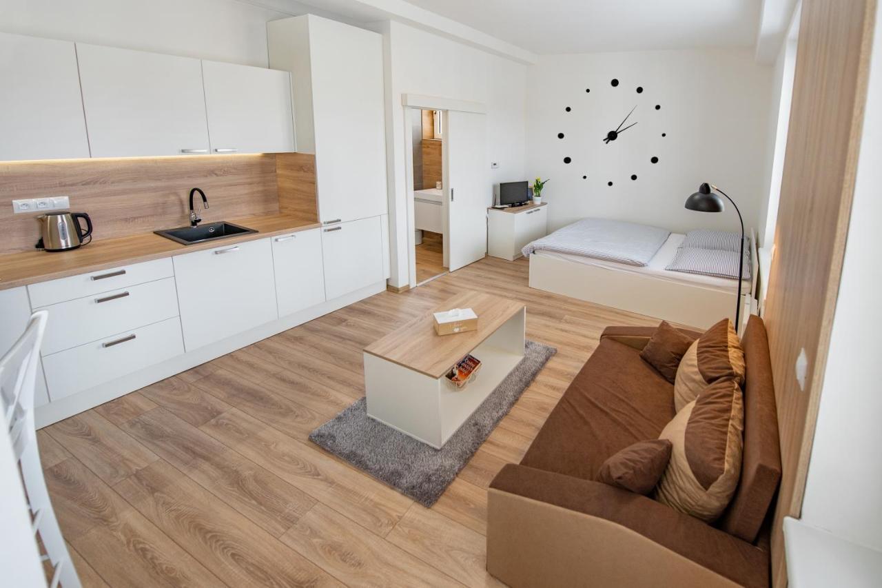 Soho Apartment Pisek  Bagian luar foto